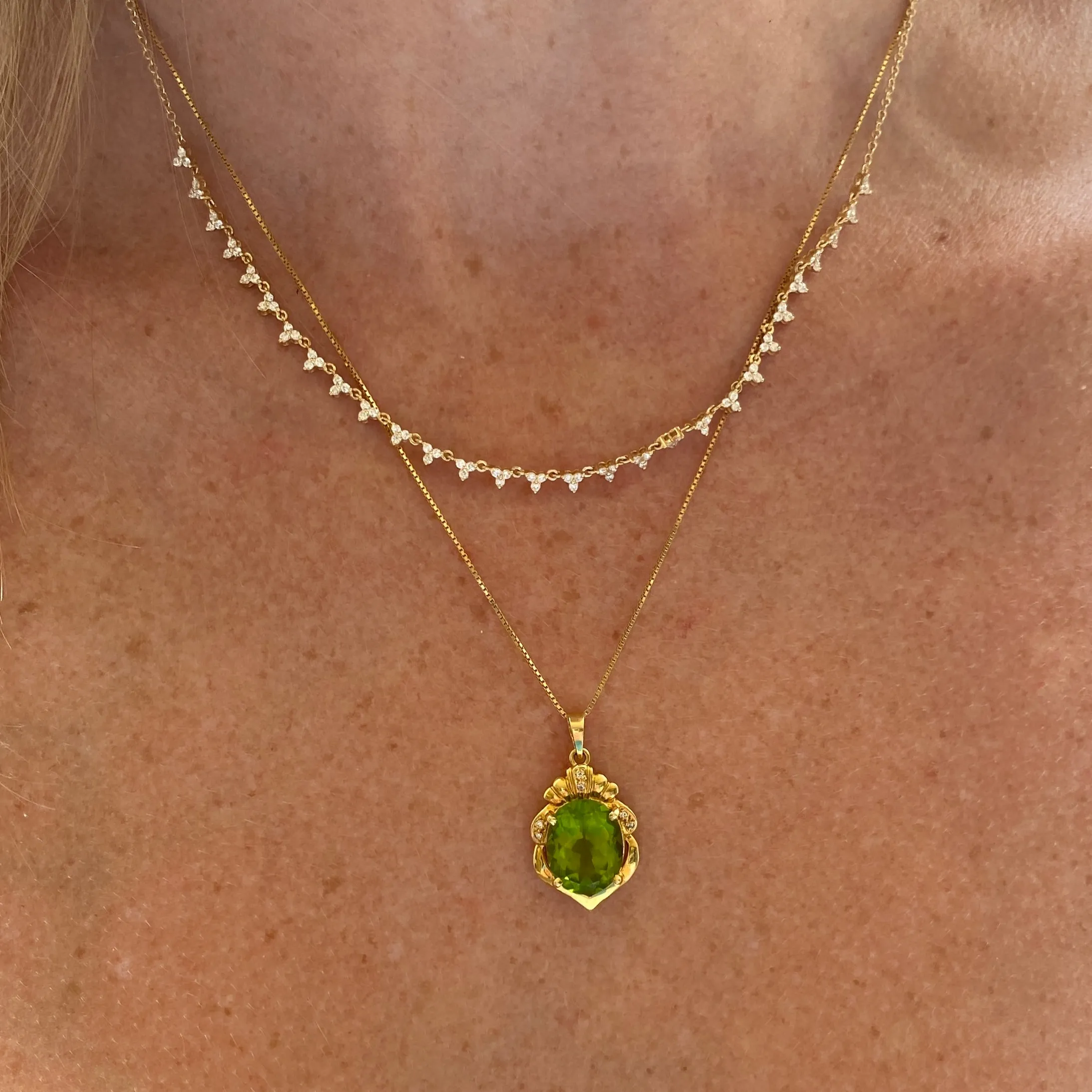 18k 15.63ct Peridot Crest Pendant with a 14k Box Chain